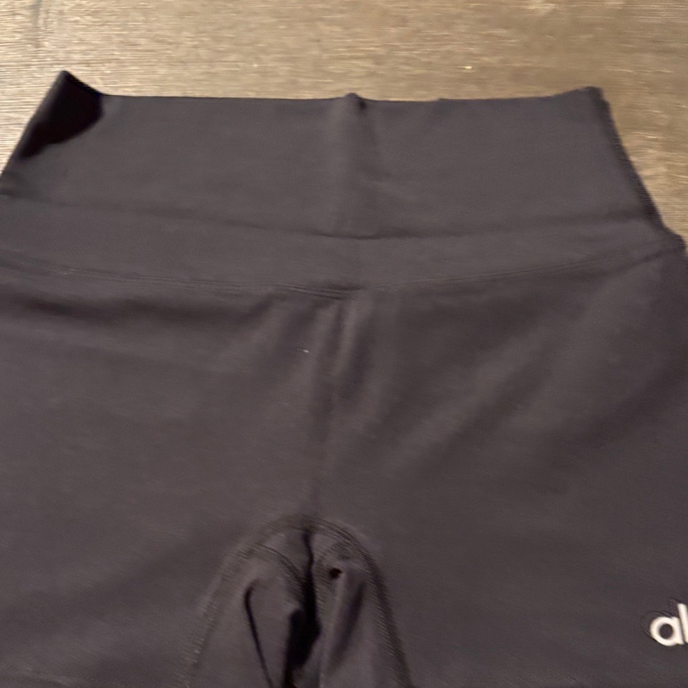đź–¤ALO Yoga Black High-Rise Bike Shortsđź–¤ - Picture 4 of 7
